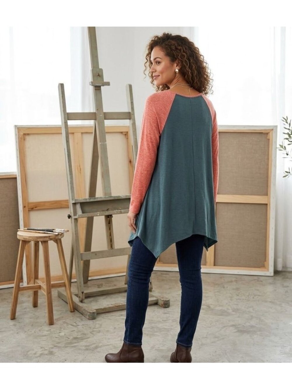 A.Gain Womens Two-Tone Long Sleeve Top With Handkerchief Hemline In Rust & Teal